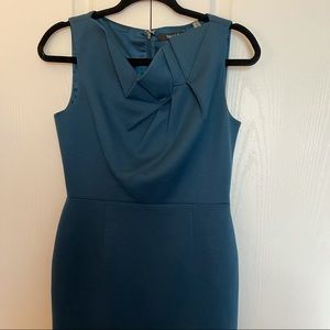 TAHARI Women’s Midi Pencil Dress with Peplum Near The Neck Size:4